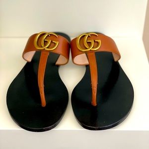Gucci thong sandals with GG Marmont